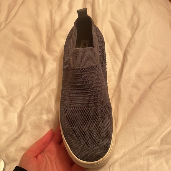 Steve Madden slip on shoes - Picture 2 of 3
